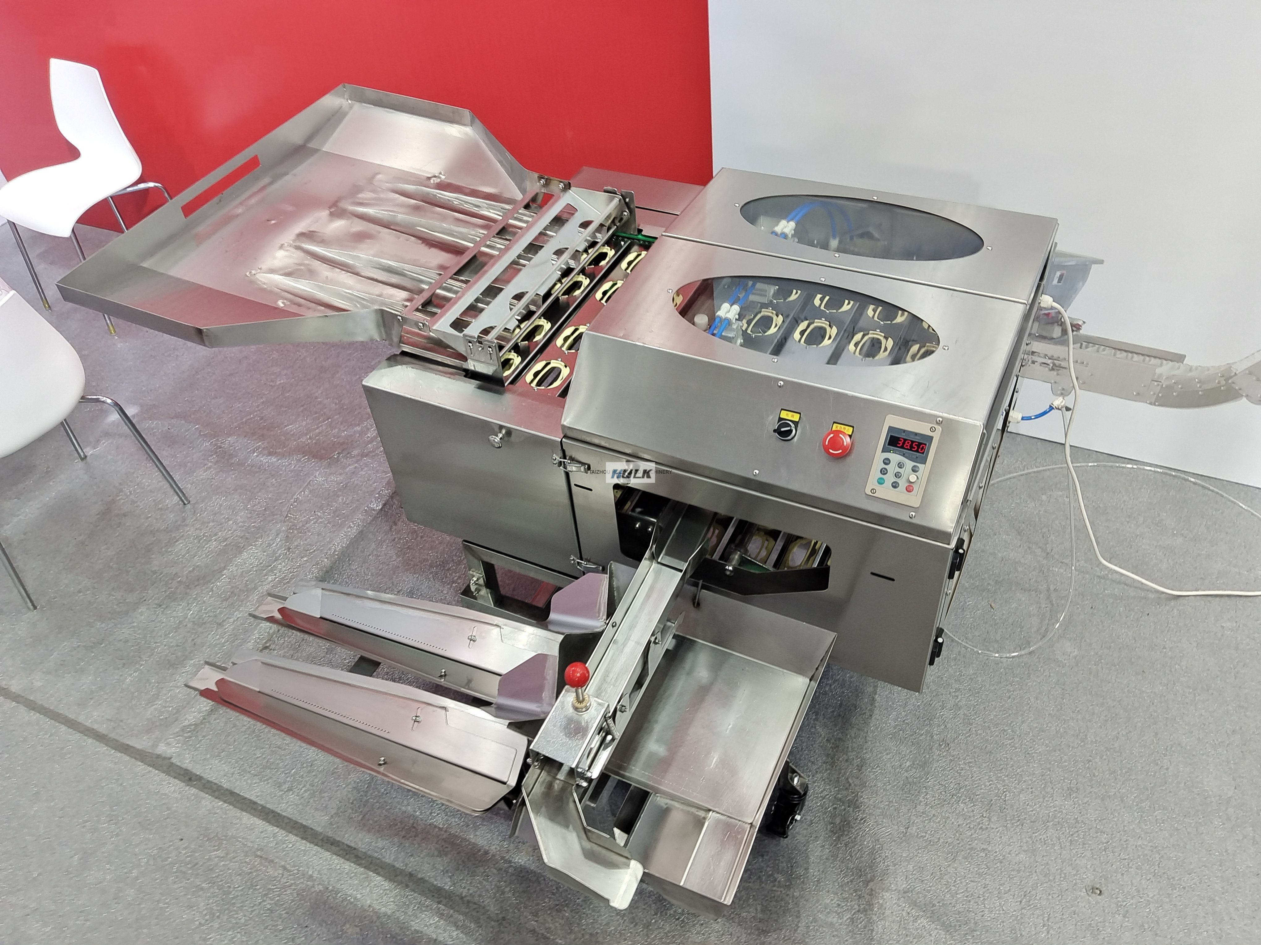 Automatic Commercial Multi Row Egg Breaker And Yolk Separator