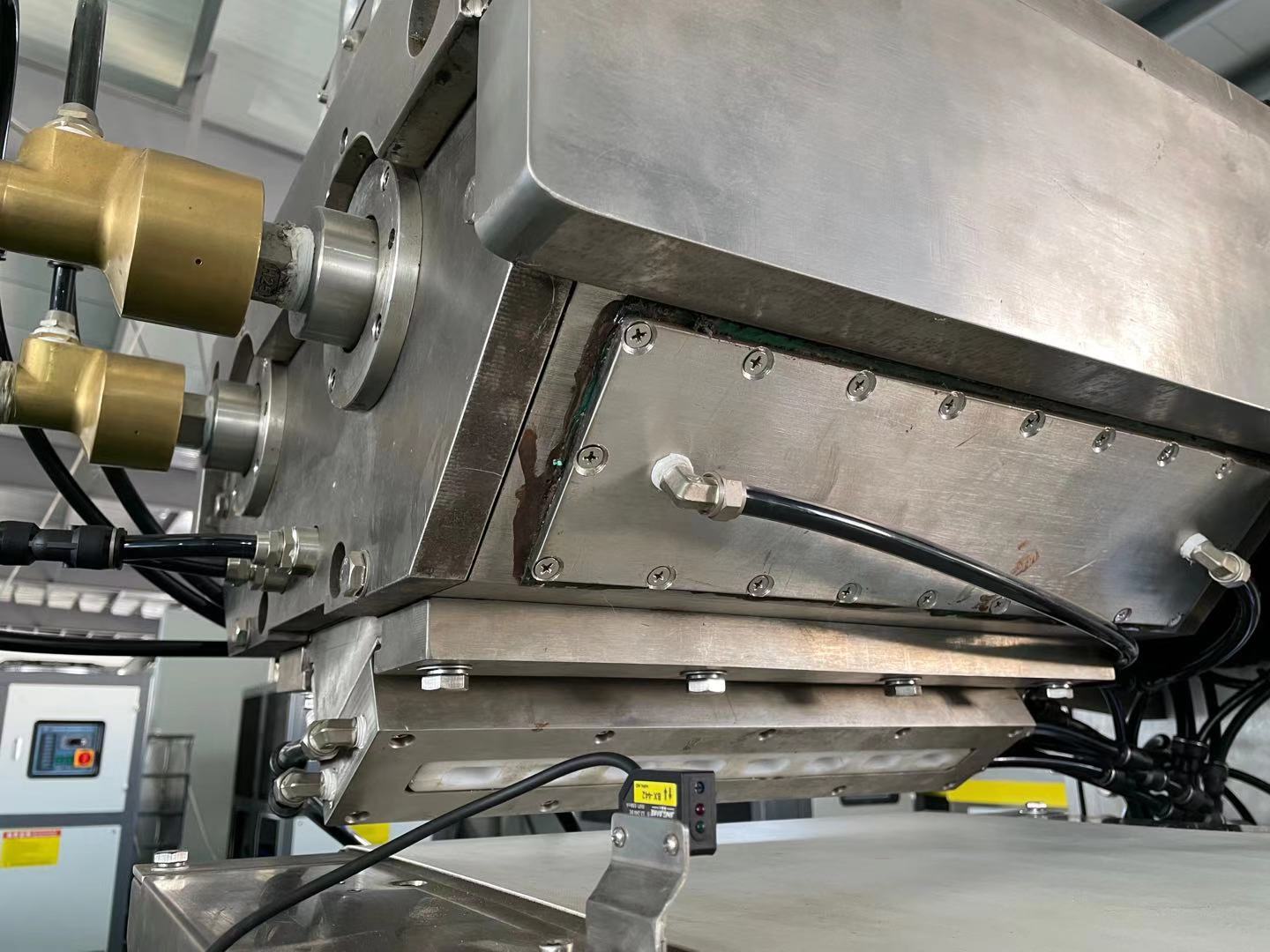 Automatic Dates Bar Extruder Machine